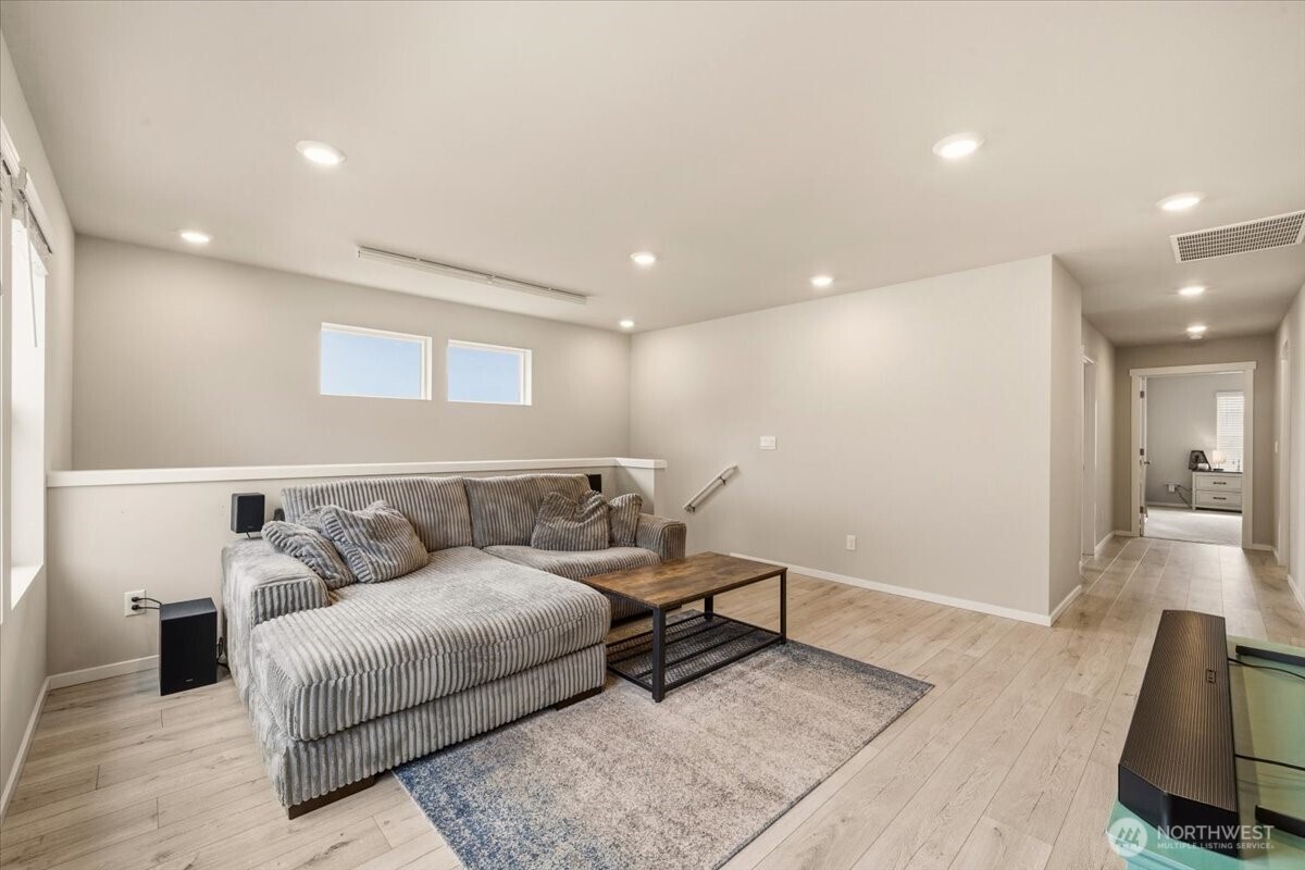 1106 SW Pendleton Way , Port Orchard, WA 98367
