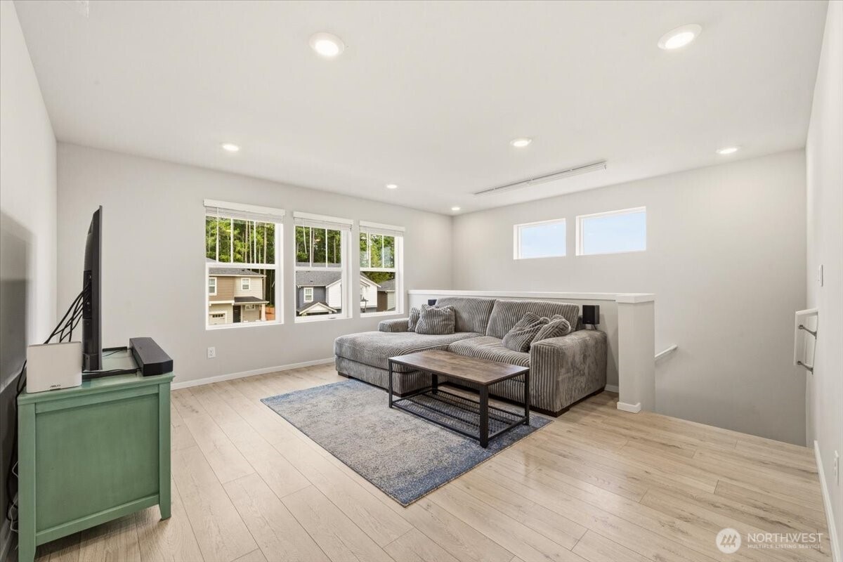 1106 SW Pendleton Way , Port Orchard, WA 98367