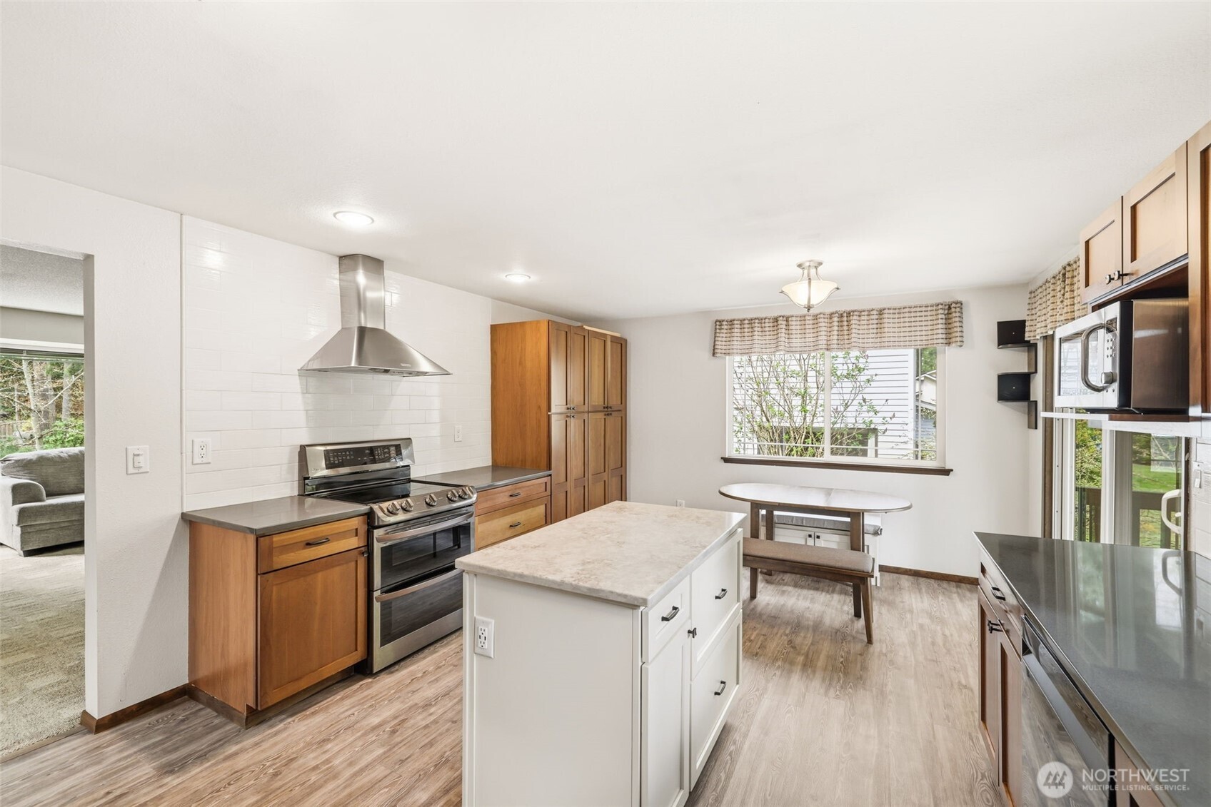 3305 27th Street SE, Puyallup, WA 98374