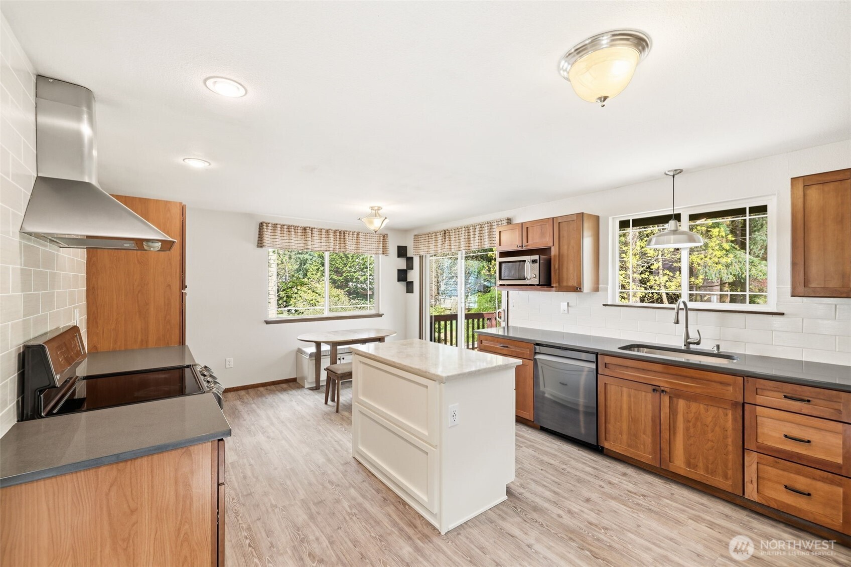 3305 27th Street SE, Puyallup, WA 98374