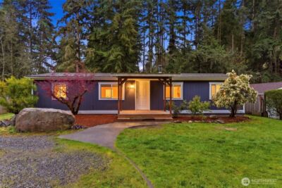 8105 NE Beachwood Avenue , Poulsbo, WA 98370