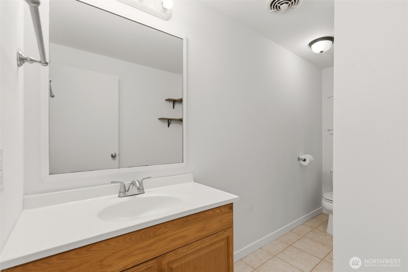 8105 NE Beachwood Avenue , Poulsbo, WA 98370