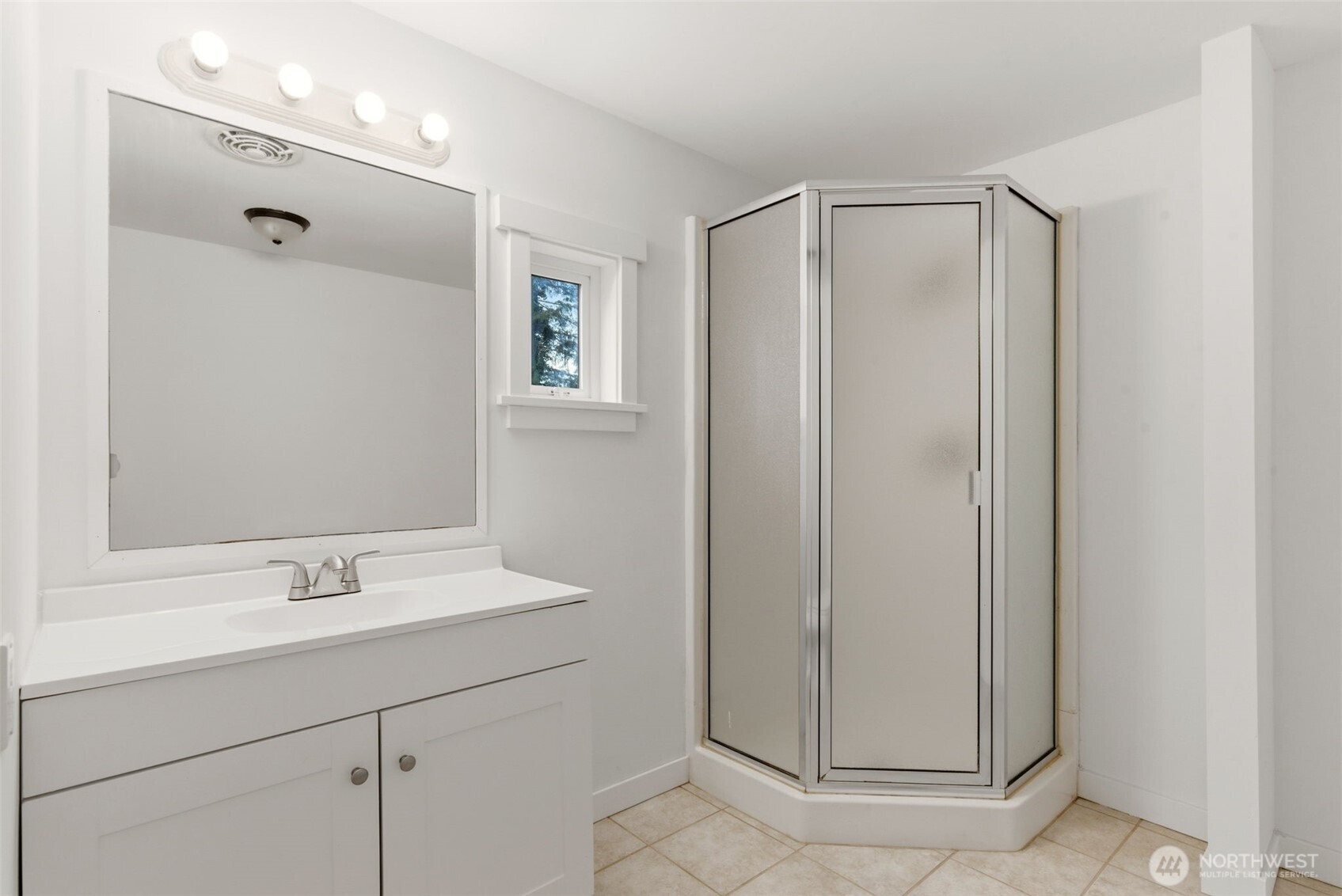 8105 NE Beachwood Avenue , Poulsbo, WA 98370