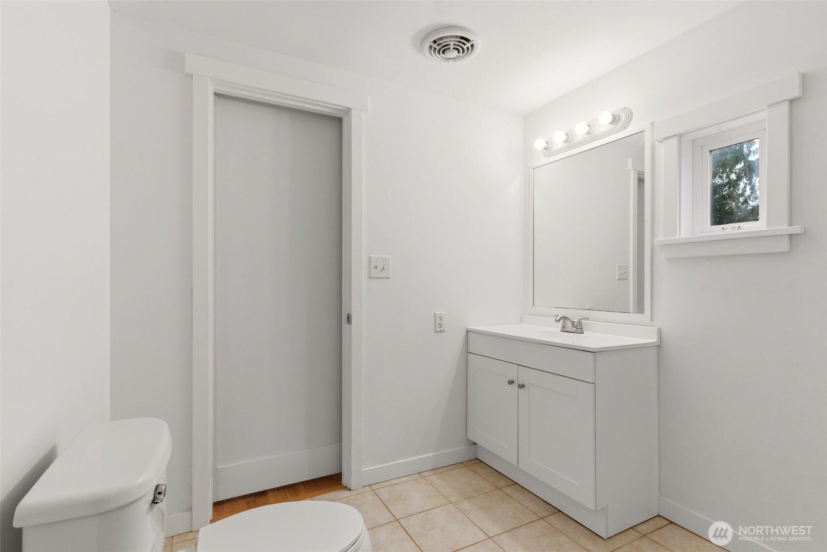 8105 NE Beachwood Avenue , Poulsbo, WA 98370