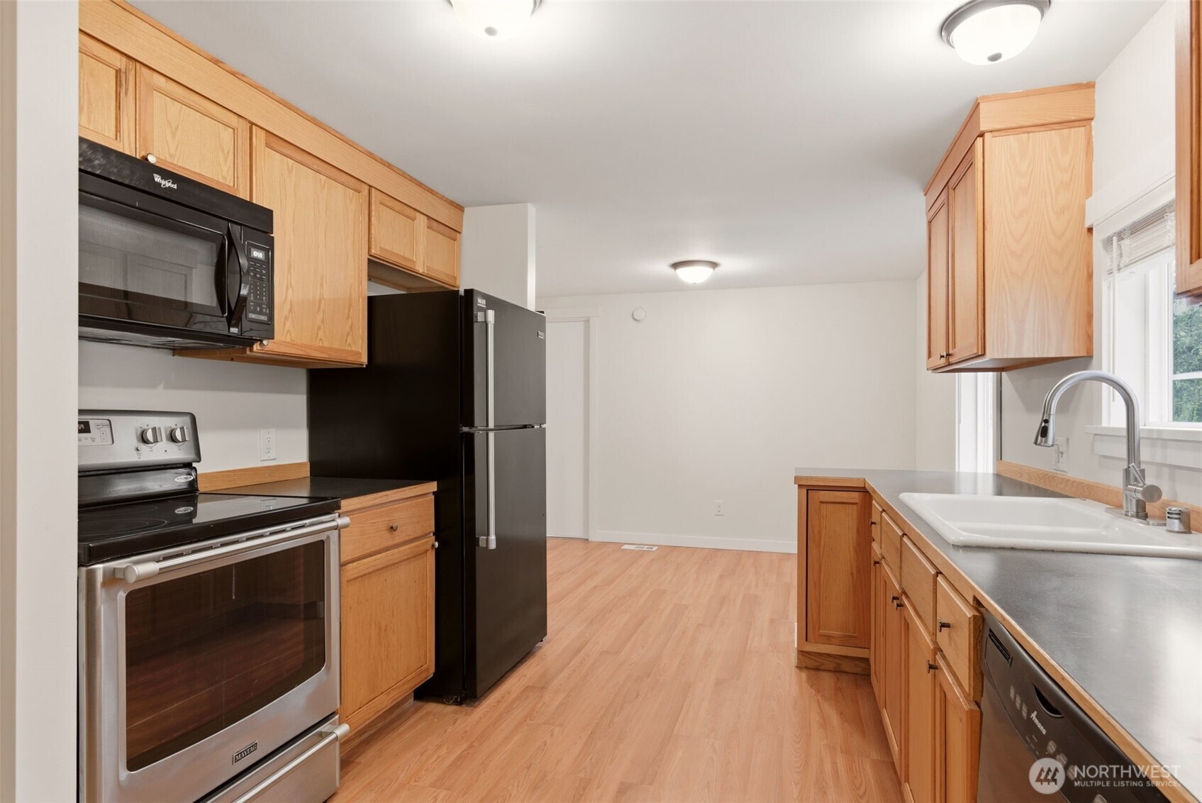 8105 NE Beachwood Avenue , Poulsbo, WA 98370