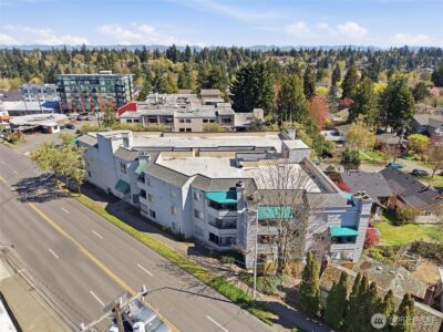 8320 Lake City Way NE, Seattle, WA 98115