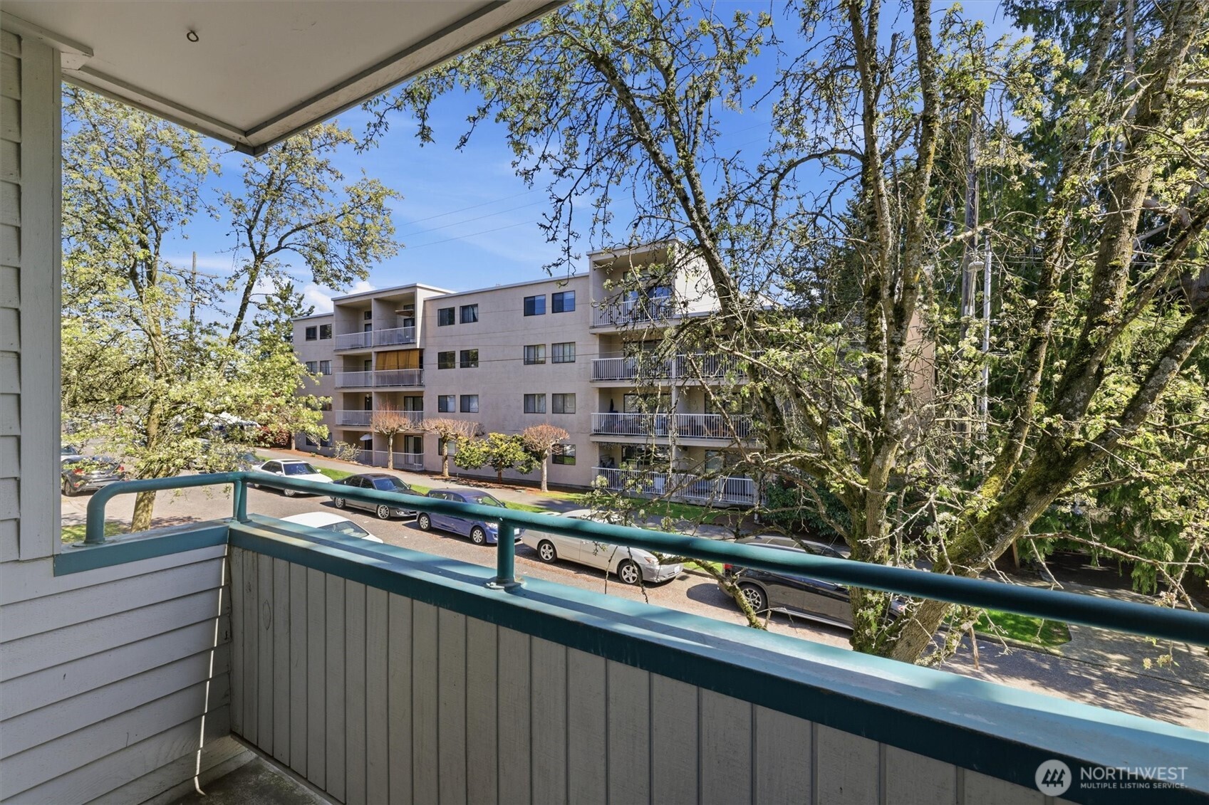 8320 Lake City Way NE, Seattle, WA 98115