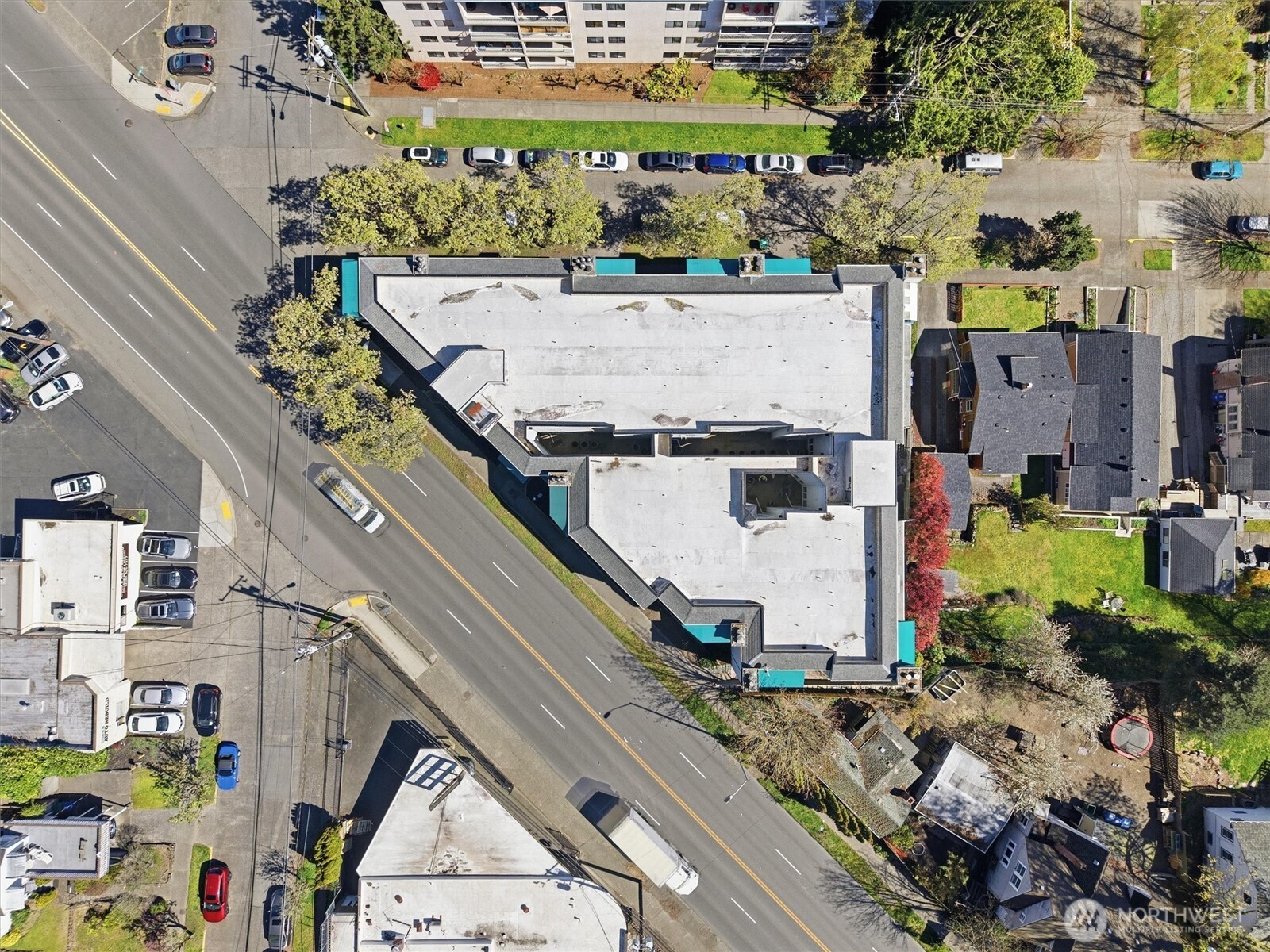 8320 Lake City Way NE, Seattle, WA 98115
