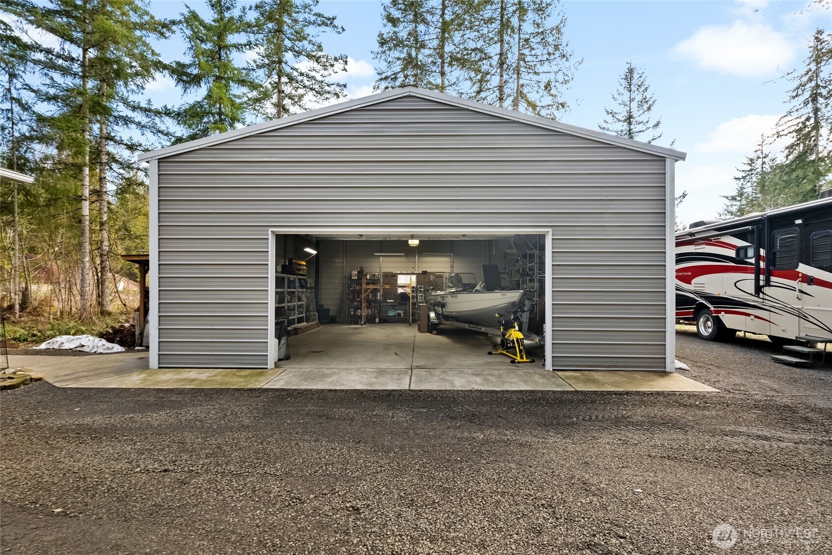 251 N Goldeneye Drive , Hoodsport, WA 98548