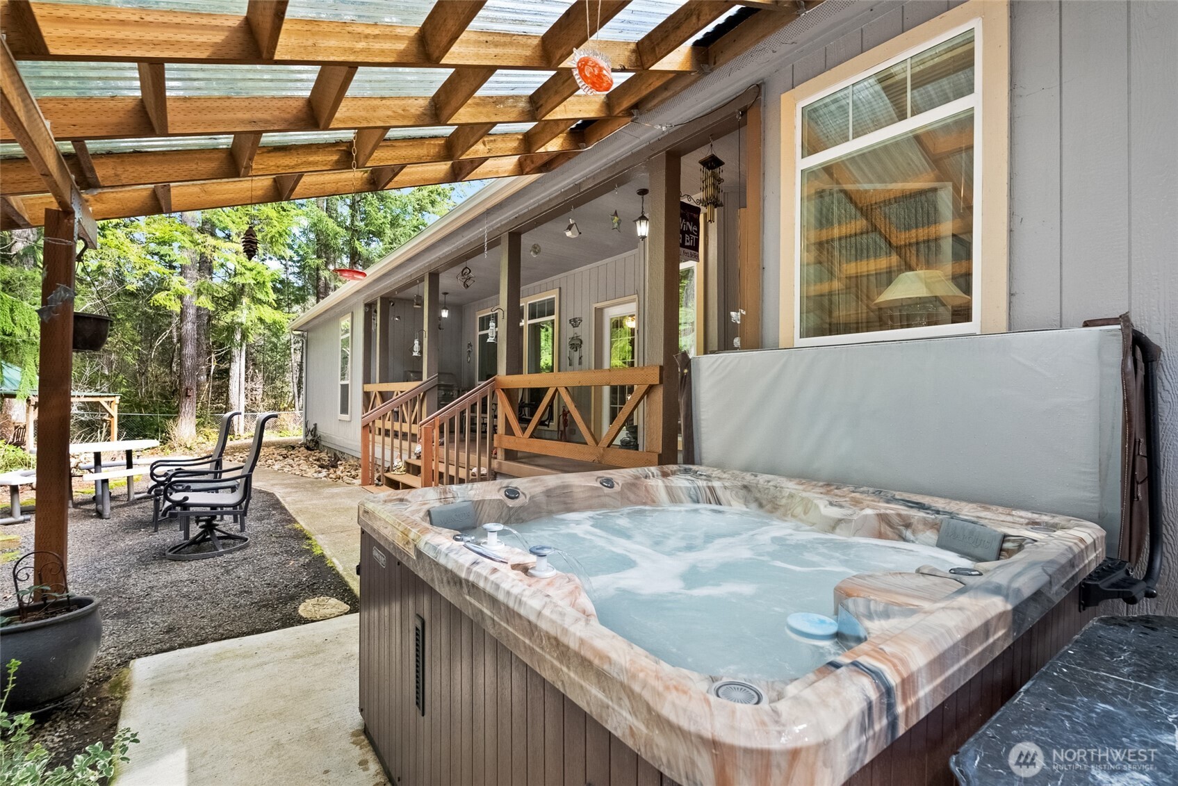 251 N Goldeneye Drive , Hoodsport, WA 98548