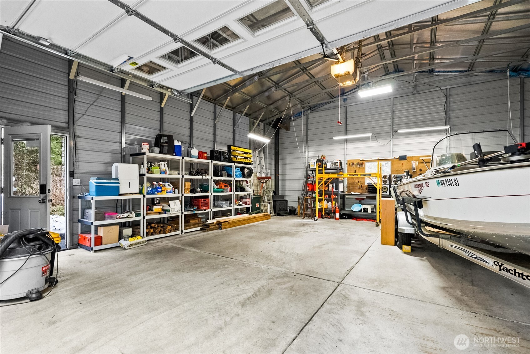 251 N Goldeneye Drive , Hoodsport, WA 98548