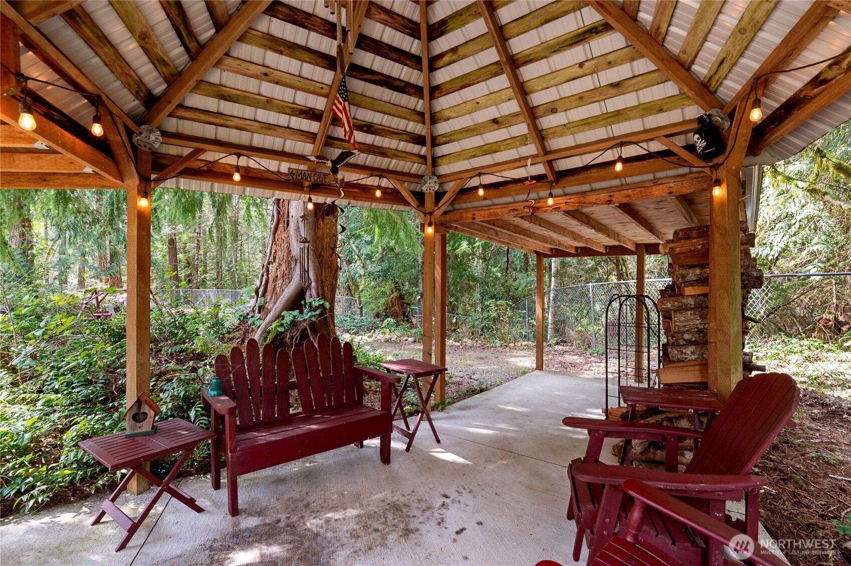 251 N Goldeneye Drive , Hoodsport, WA 98548