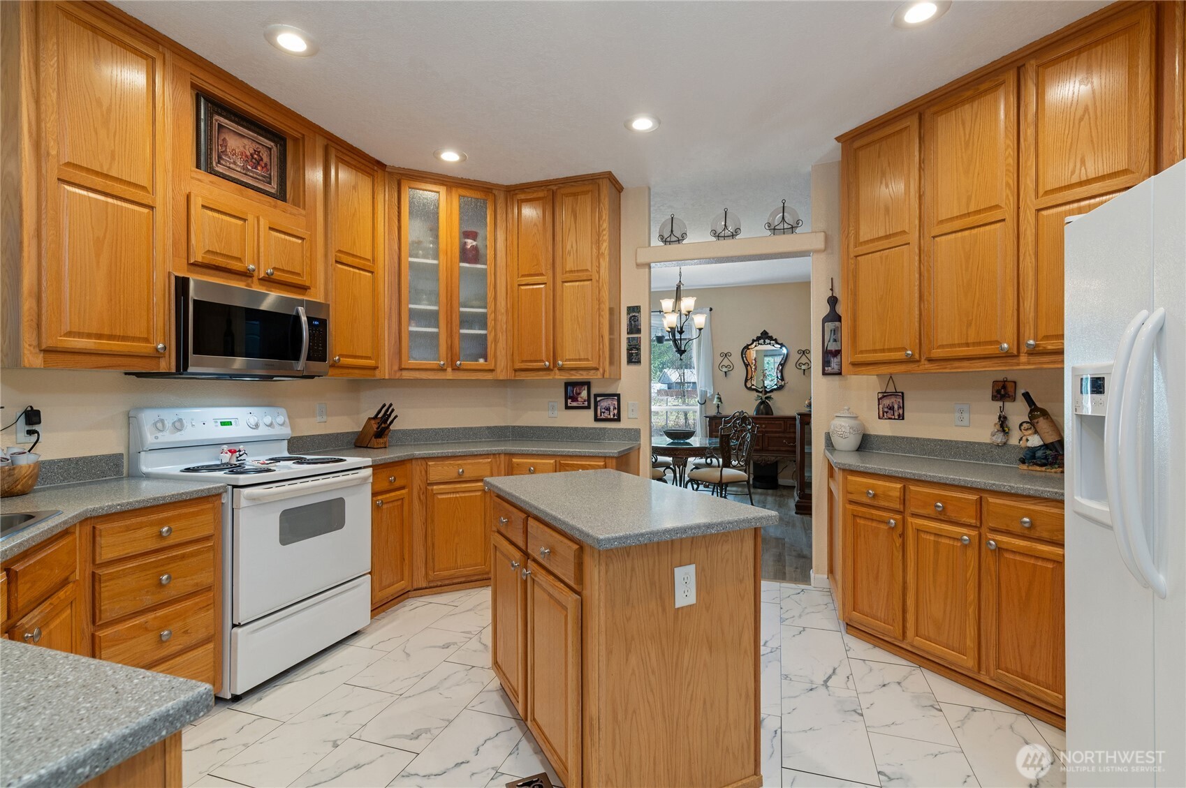 251 N Goldeneye Drive , Hoodsport, WA 98548