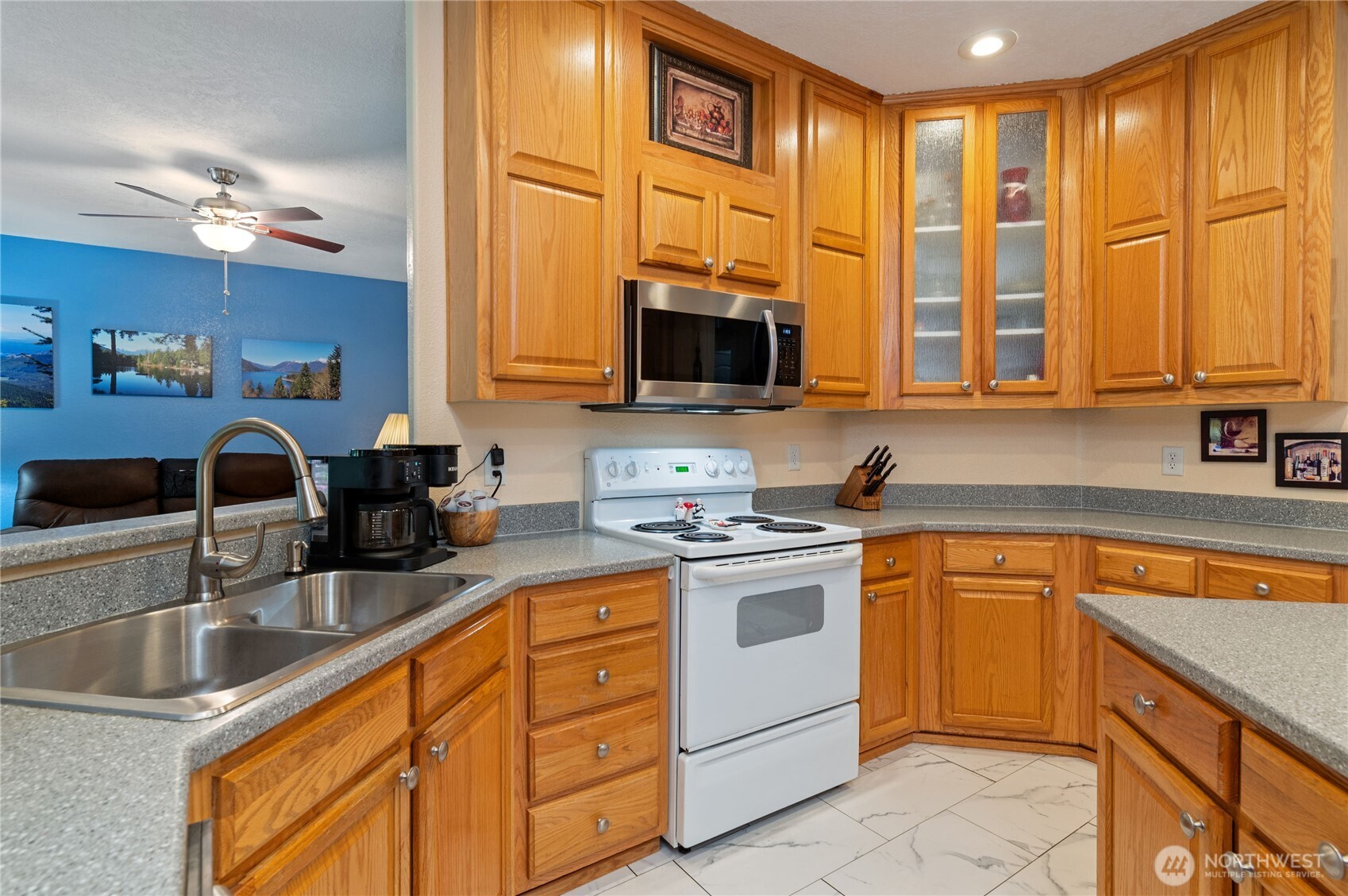 251 N Goldeneye Drive , Hoodsport, WA 98548