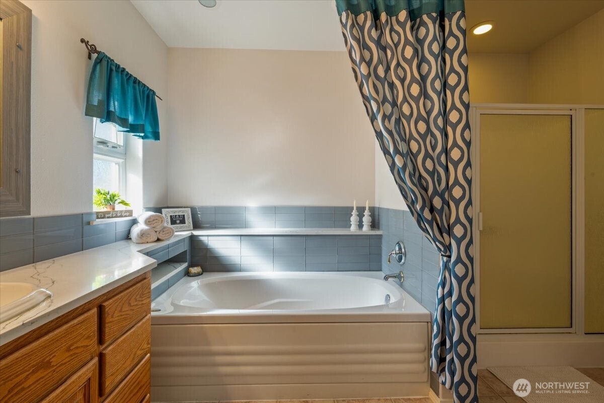 12221 237th Avenue E, Buckley, WA 98321