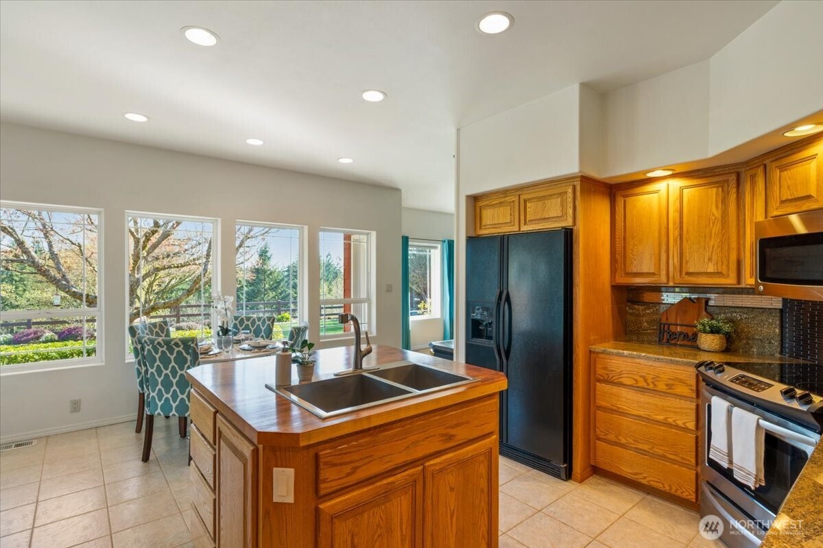 12221 237th Avenue E, Buckley, WA 98321