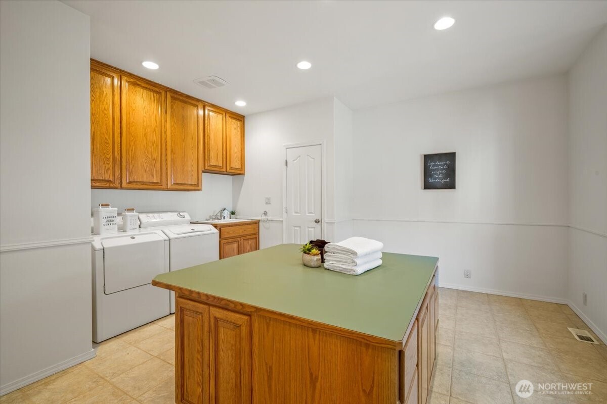 12221 237th Avenue E, Buckley, WA 98321