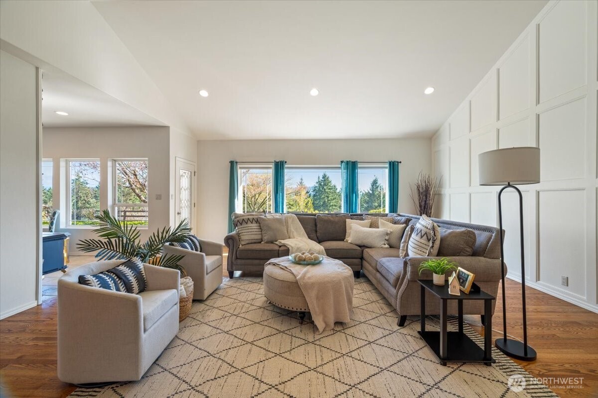 12221 237th Avenue E, Buckley, WA 98321