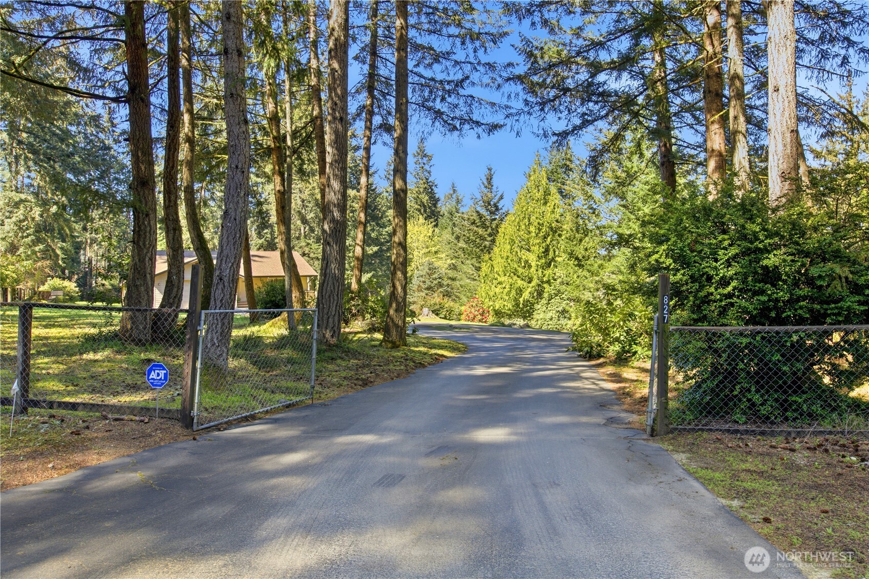827 Illahee Drive , Fox Island, WA 98333