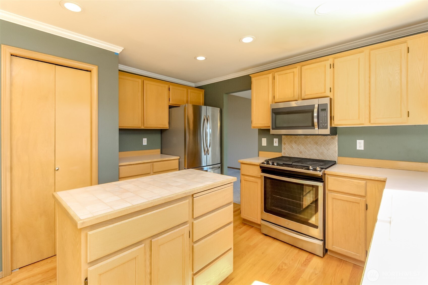 11823 SE 203rd Street , Kent, WA 98031