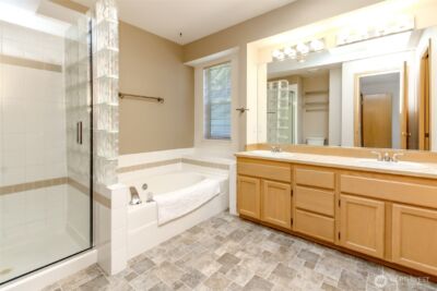 11823 SE 203rd Street , Kent, WA 98031 - Photo 24