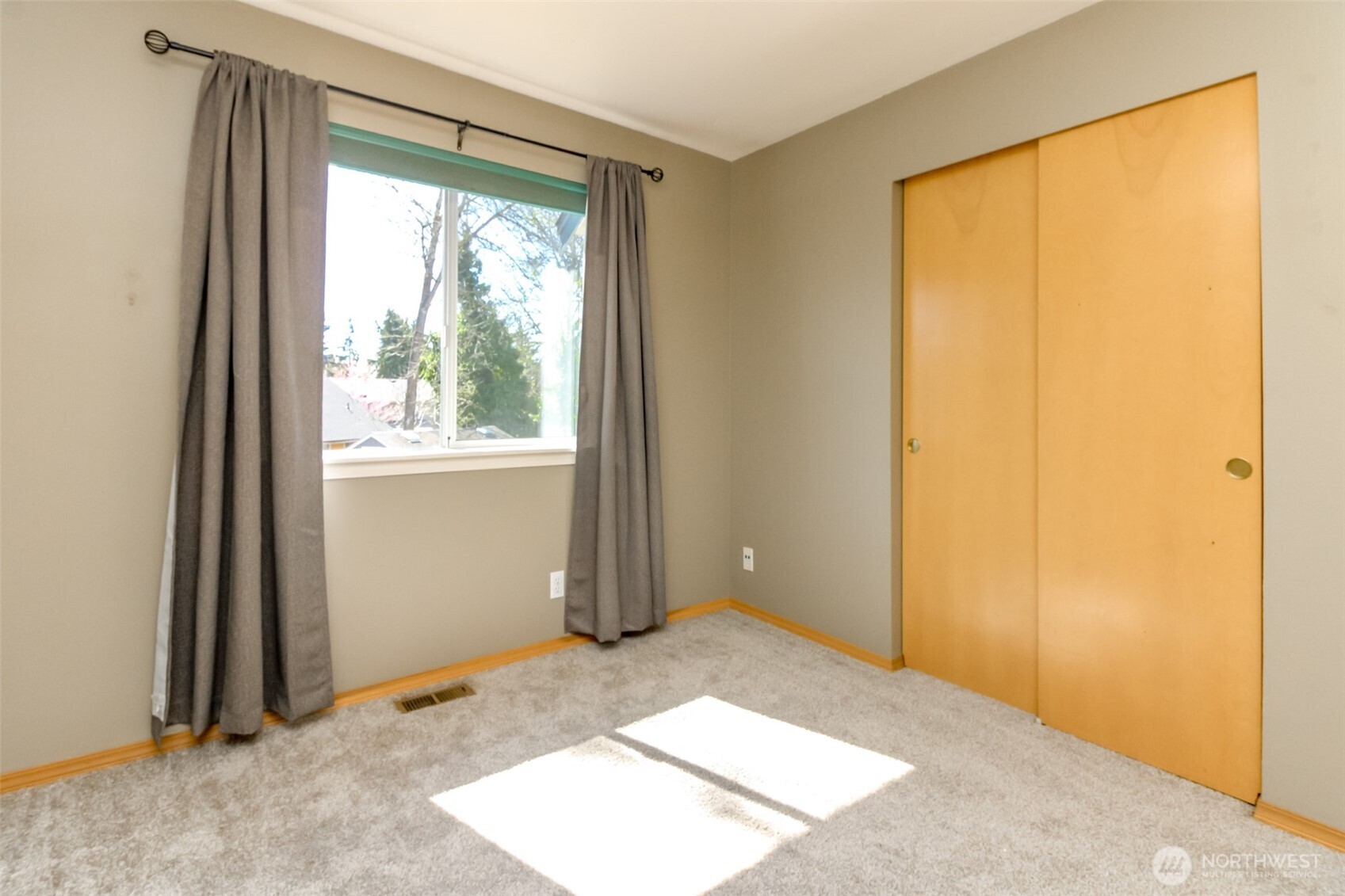 11823 SE 203rd Street , Kent, WA 98031