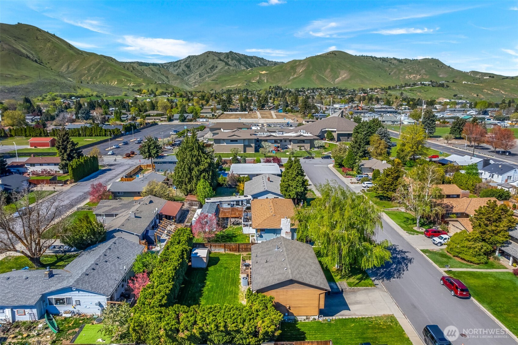 1517 4th Street , Wenatchee, WA 98801