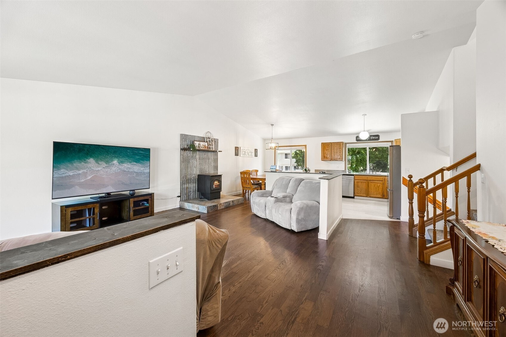 306 Maple Drive N, Eatonville, WA 98328