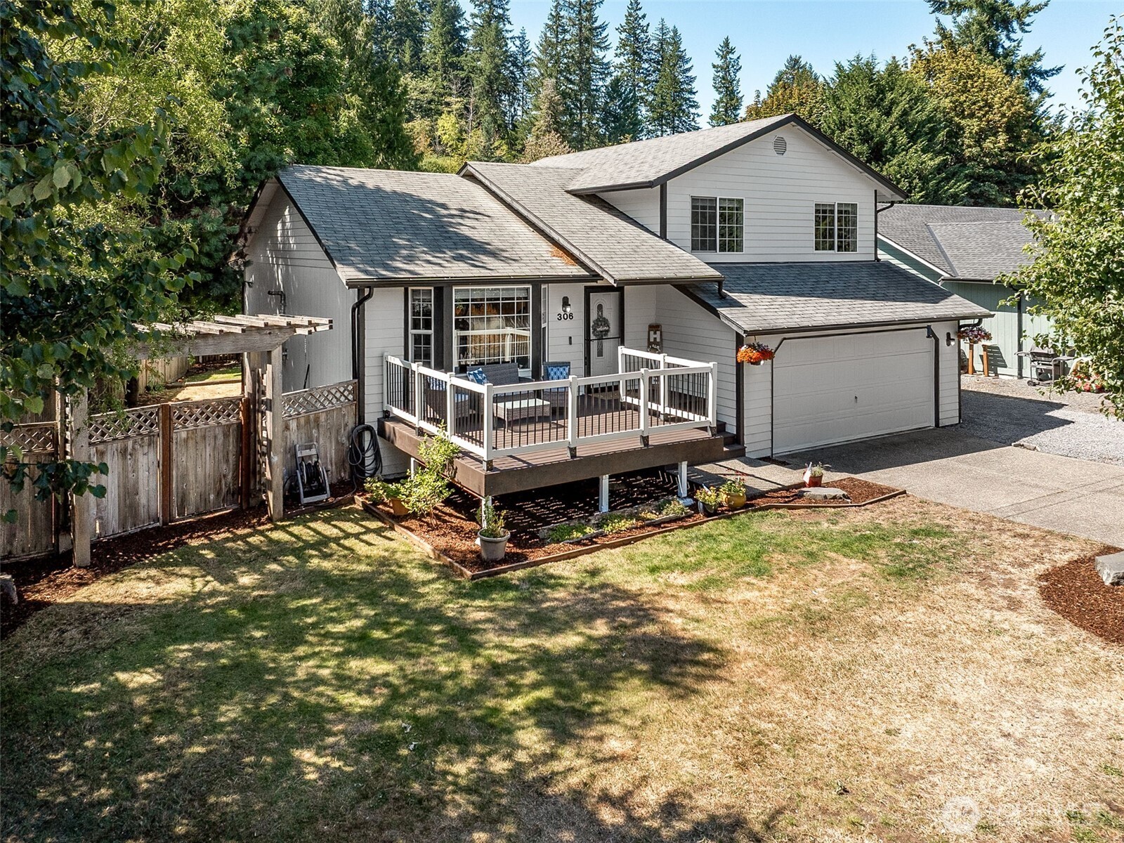 306 Maple Drive N, Eatonville, WA 98328