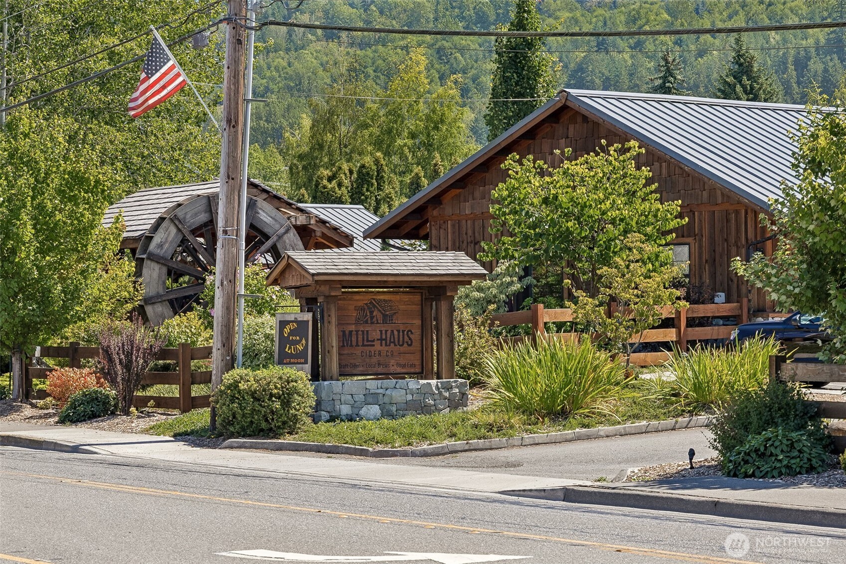 306 Maple Drive N, Eatonville, WA 98328
