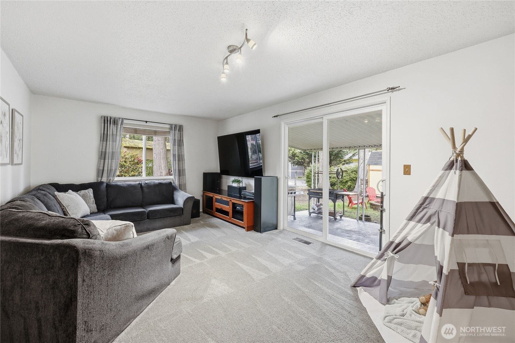 12870 NW Overland Trail , Bremerton, WA 98312
