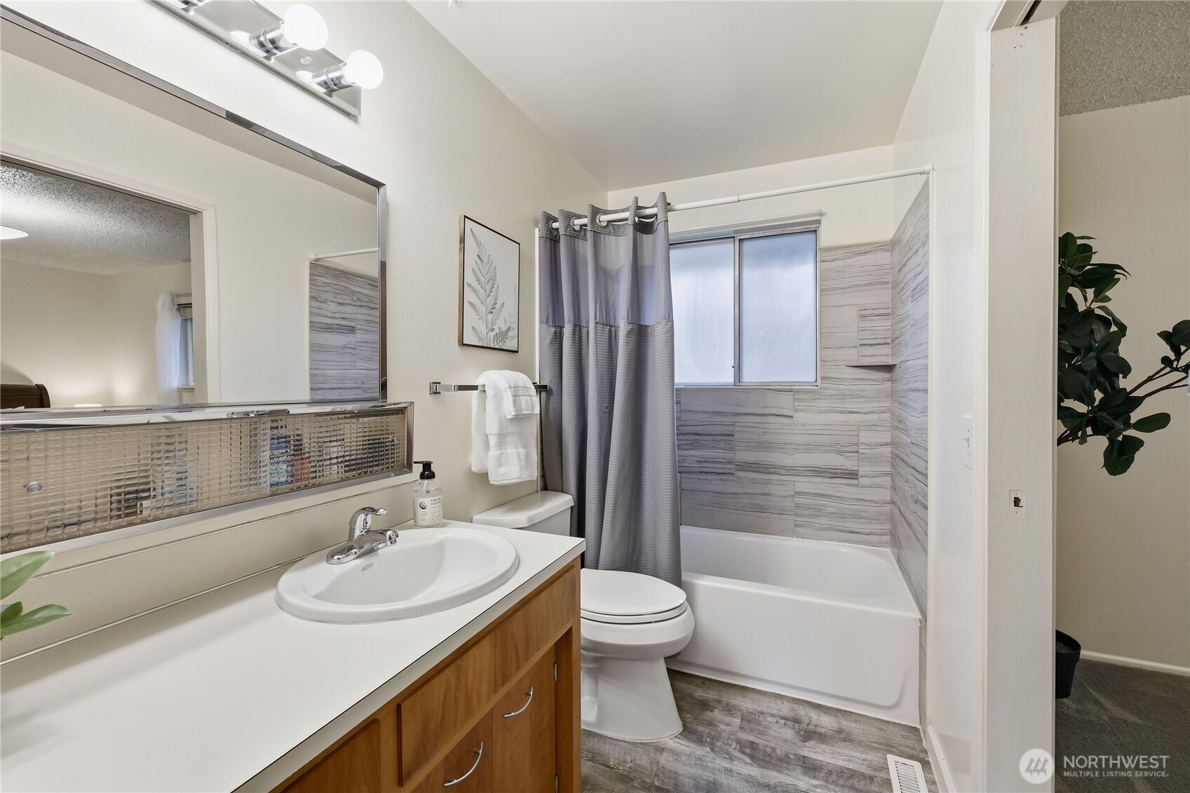 12870 NW Overland Trail , Bremerton, WA 98312
