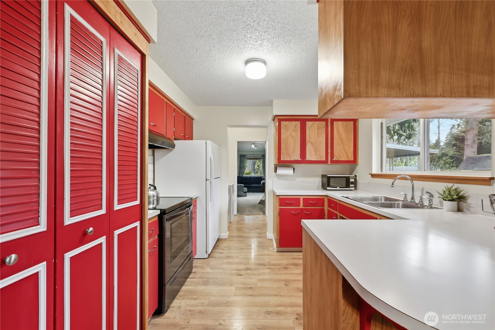 12870 NW Overland Trail , Bremerton, WA 98312