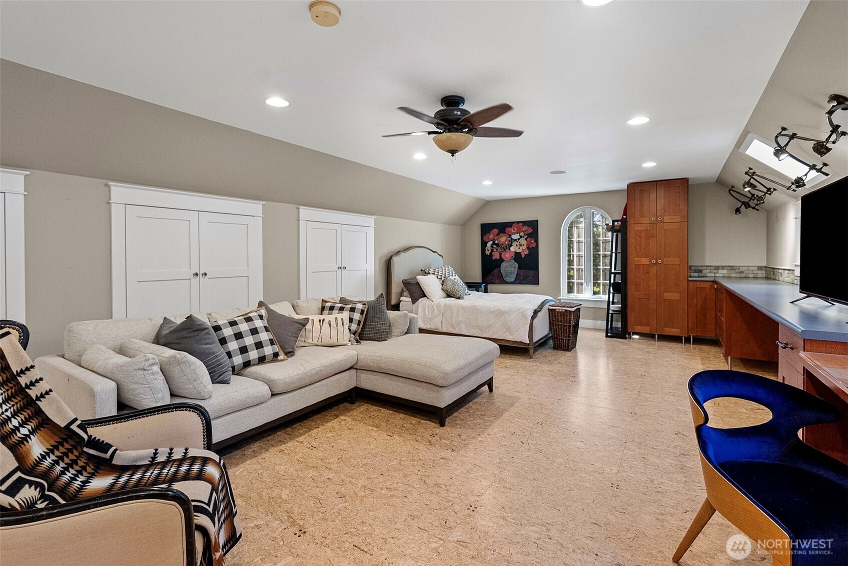 1412 11th Lane , Fox Island, WA 98333