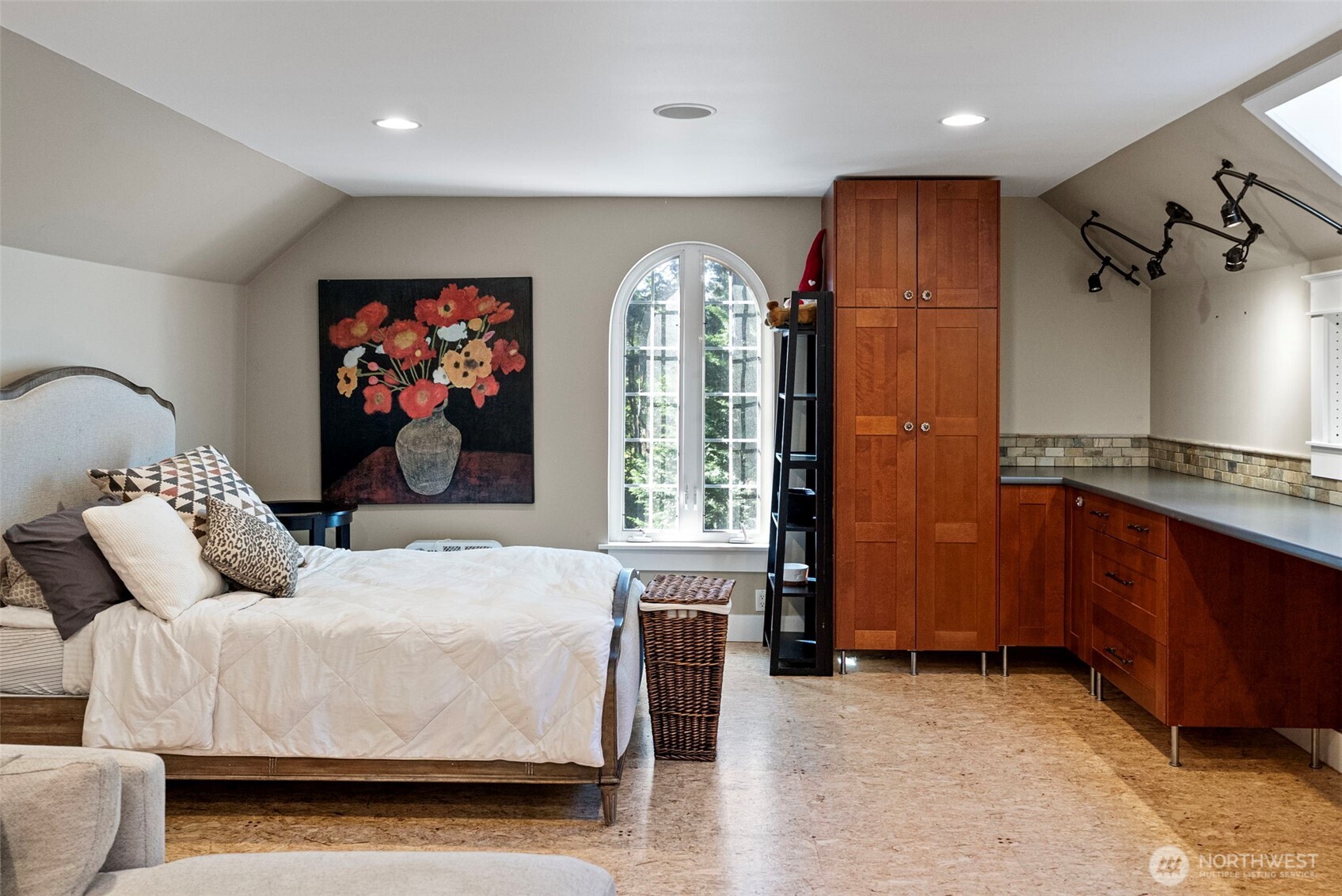 1412 11th Lane , Fox Island, WA 98333