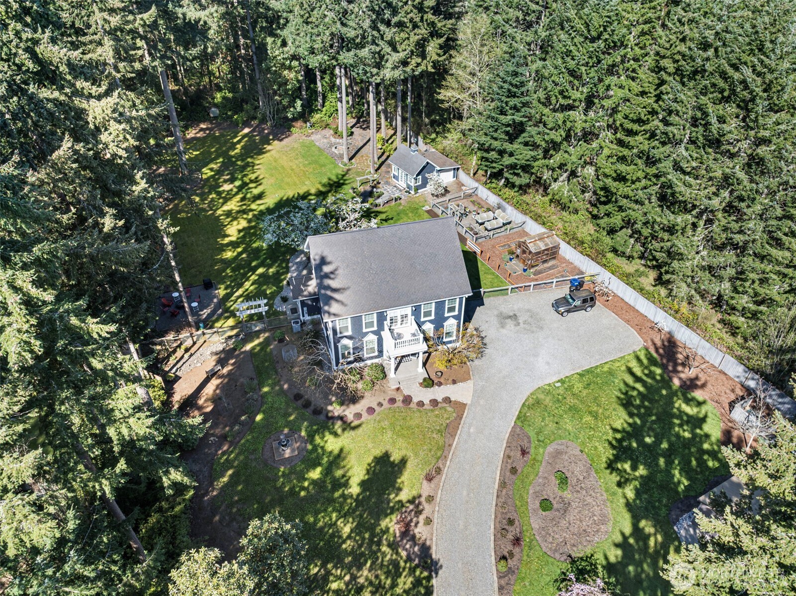 1412 11th Lane , Fox Island, WA 98333