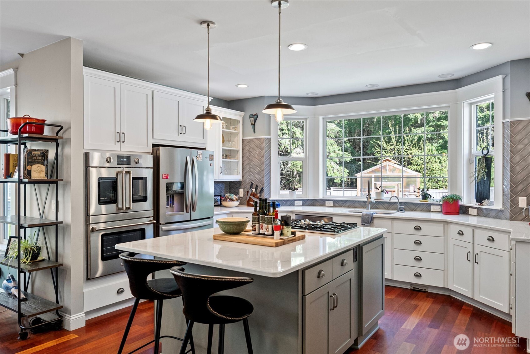 1412 11th Lane , Fox Island, WA 98333