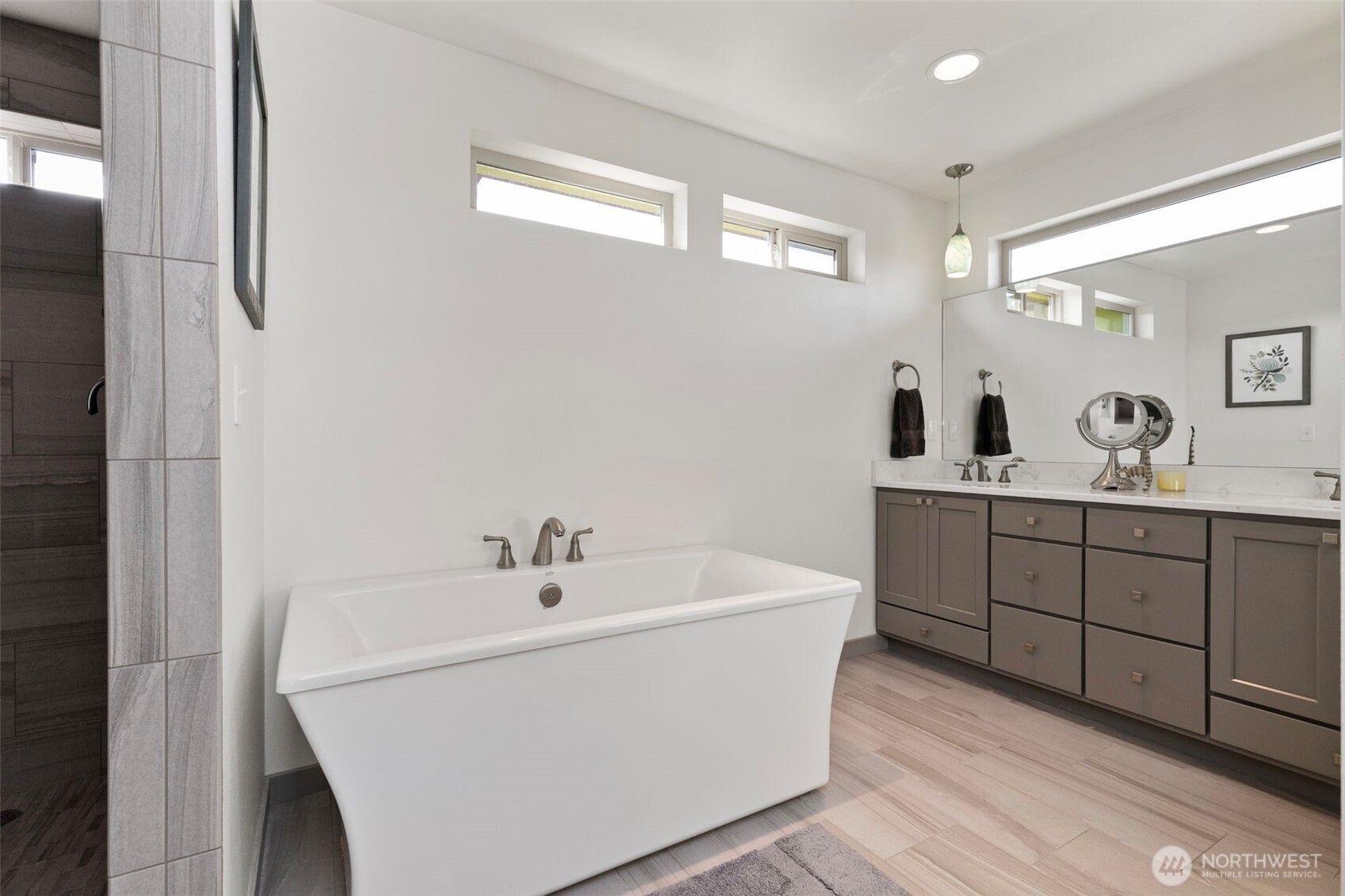 22922 Belvedere Place NE, Kingston, WA 98346