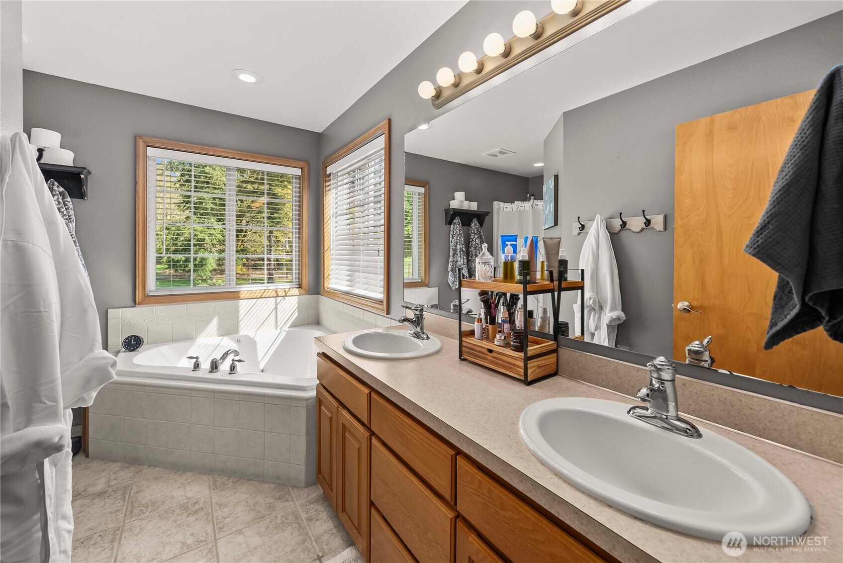 3844 Legacy Drive NE, Olympia, WA 98516