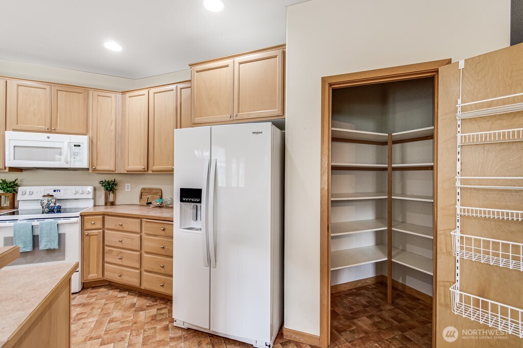 7617 W 20th Avenue , Kennewick, WA 99338
