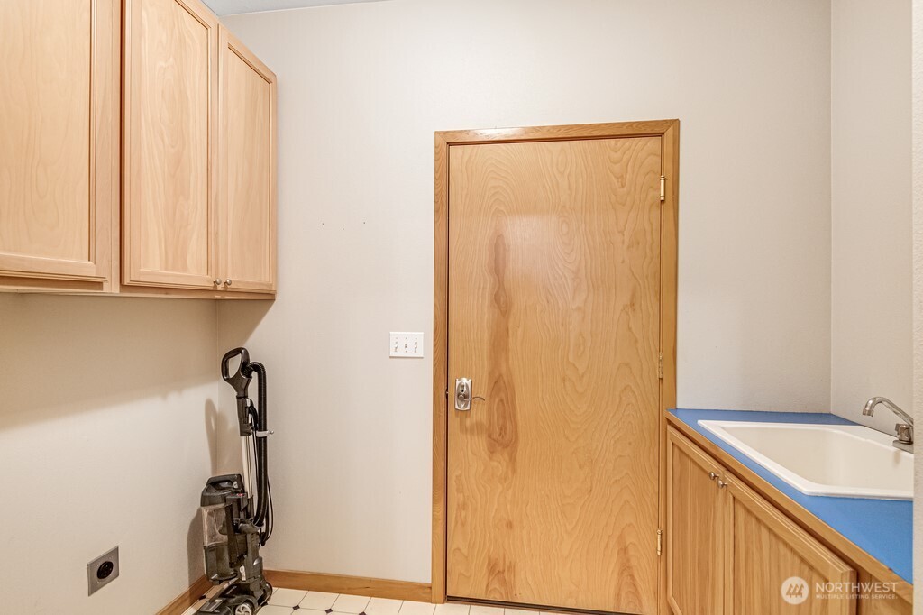 7617 W 20th Avenue , Kennewick, WA 99338