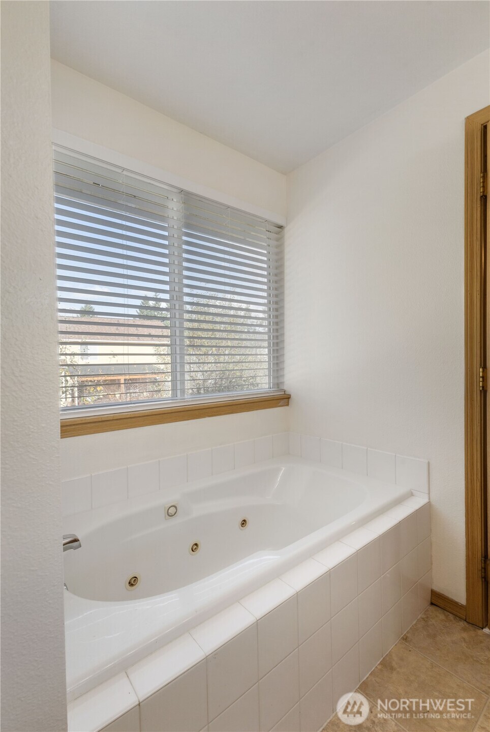10124 SE 243rd Street , Kent, WA 98030