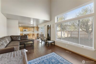 10124 SE 243rd Street , Kent, WA 98030 - Photo 4