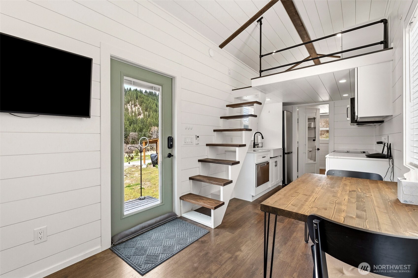17384 Chumstick Highway , Leavenworth, WA 98826