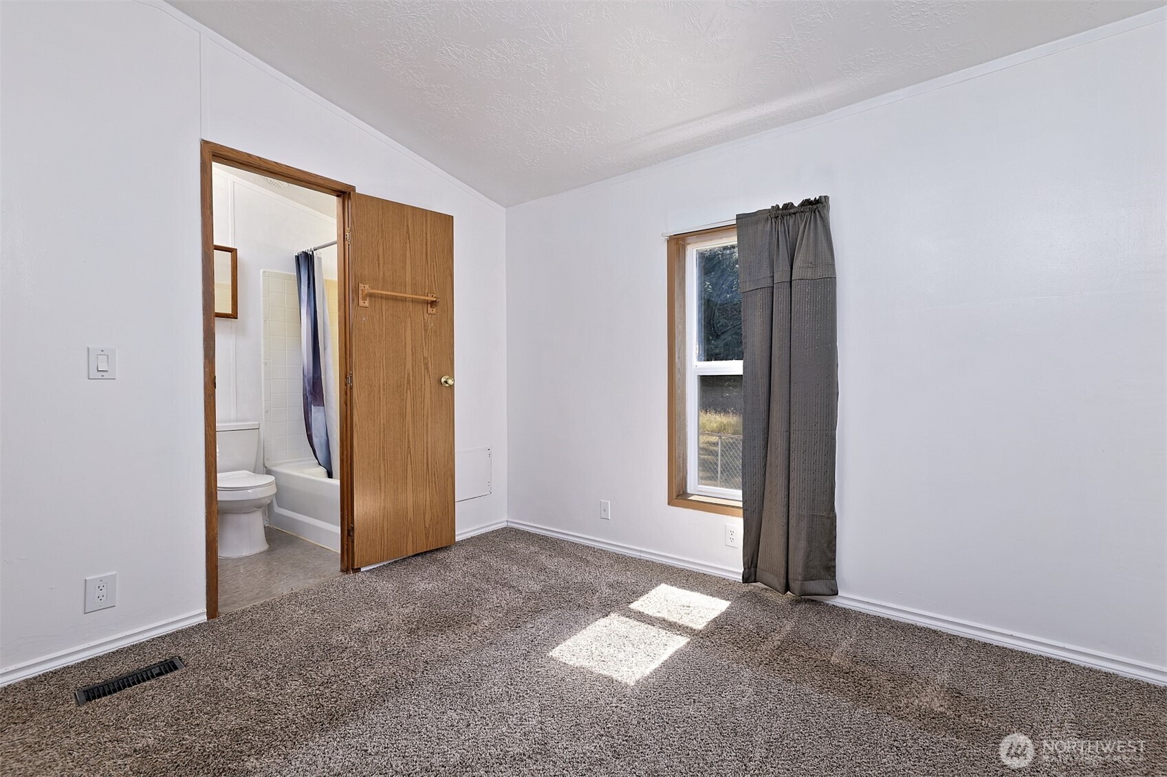 20 W Newberry Lane , Elma, WA 98541