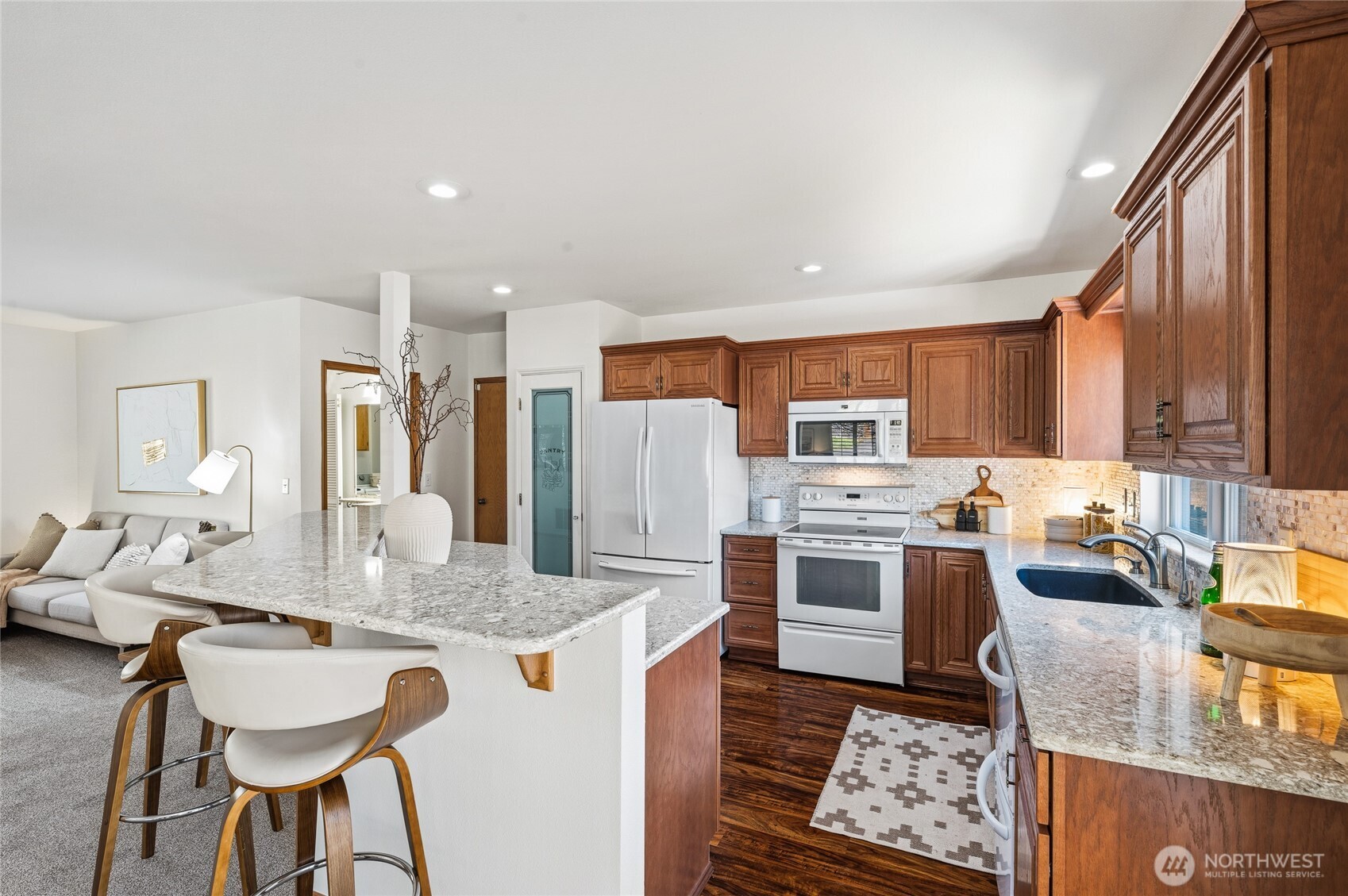 828 Cottage Avenue , Snohomish, WA 98290-2498