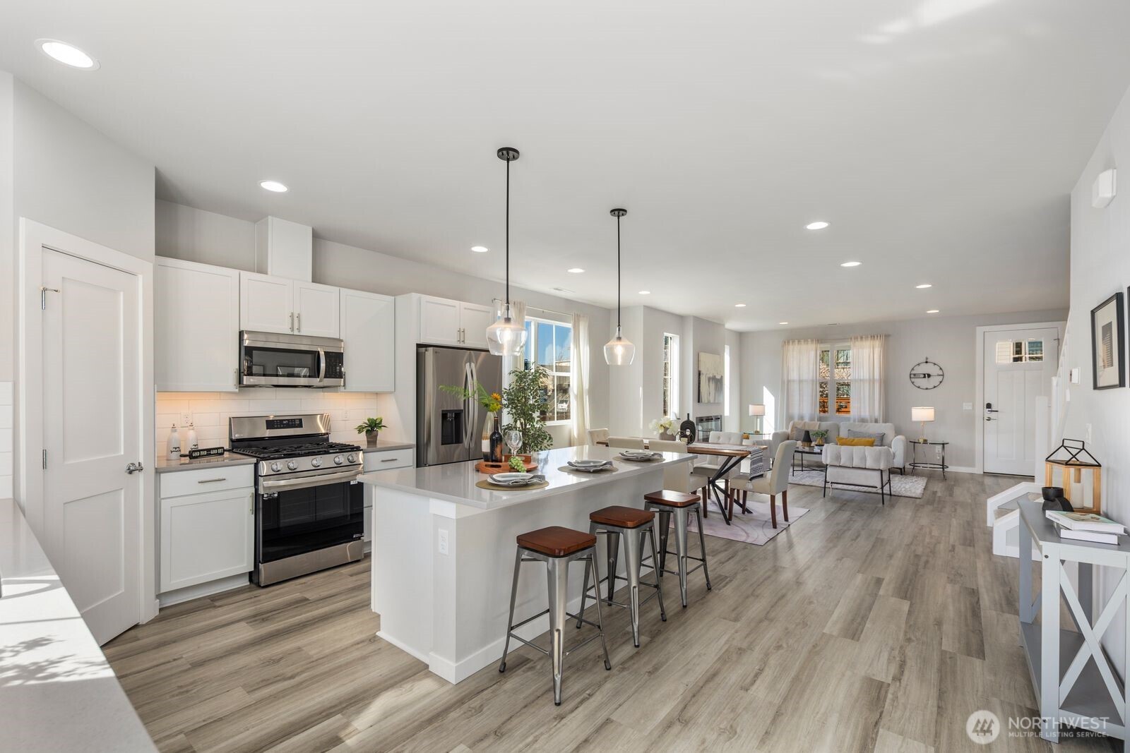 9836 6th Avenue SW, Seattle, WA 98106