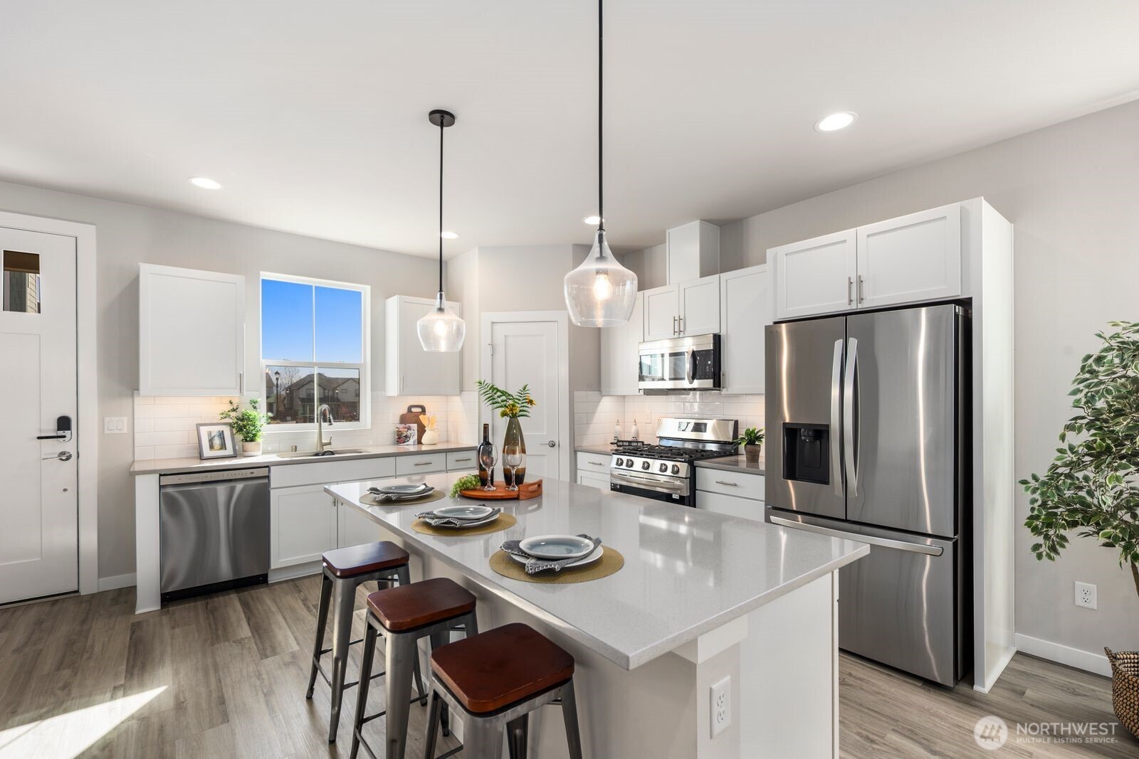 9836 6th Avenue SW, Seattle, WA 98106