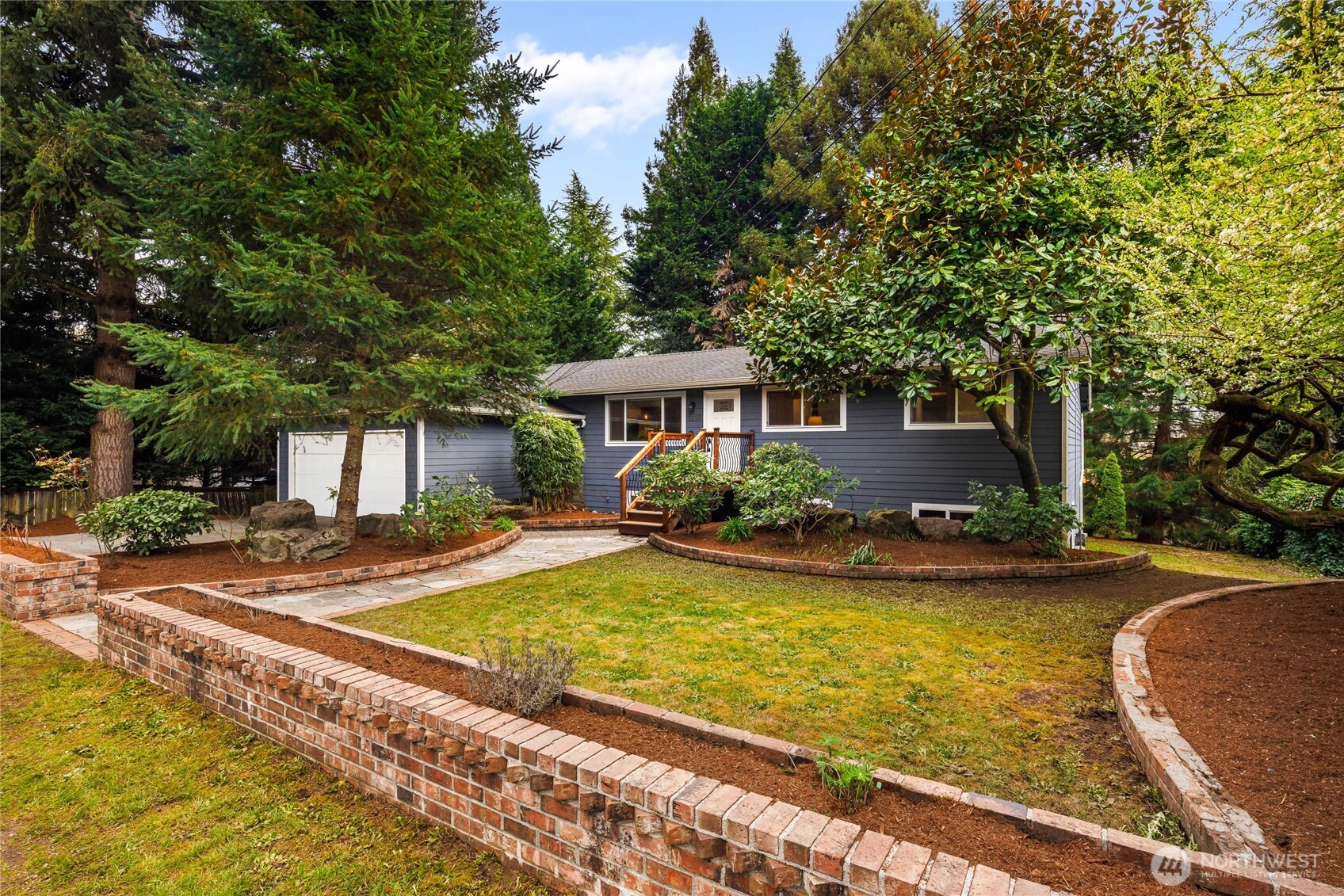 5839 NE 197th Street , Kenmore, WA 98028