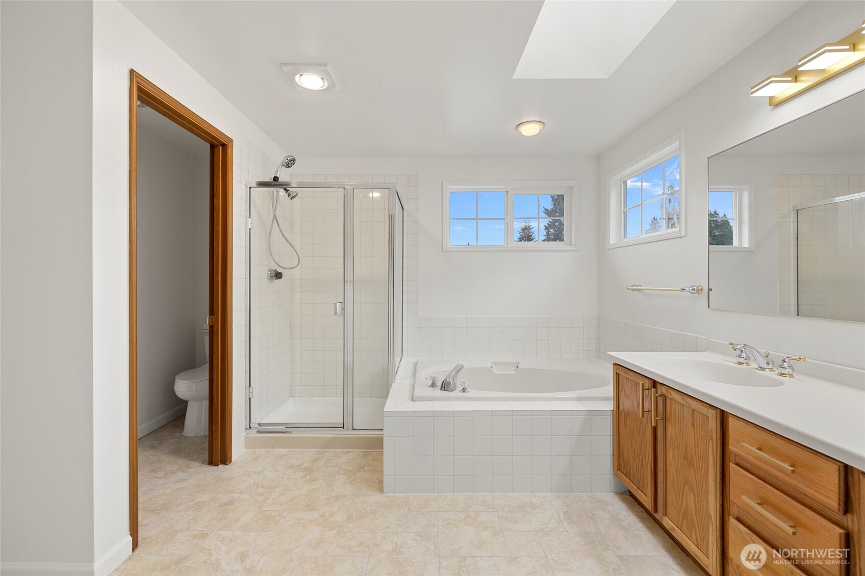 2064 Hoquiam Court NE, Renton, WA 98059